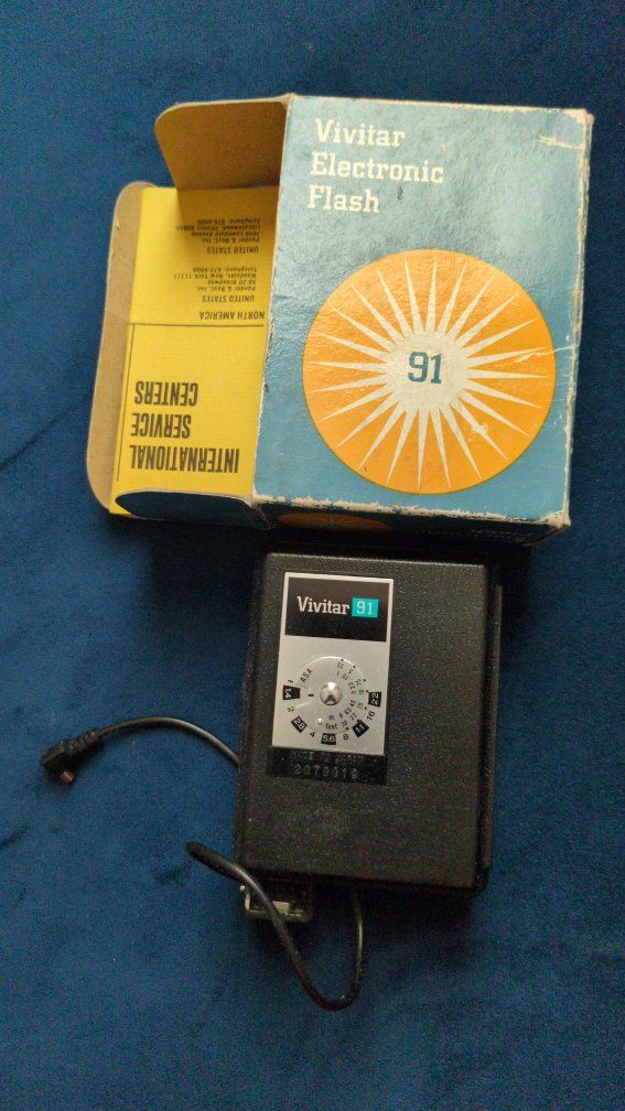 Vivitar Electronic Flash 91 Camera Flash Vintage Photography Accessory with Box