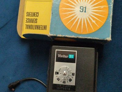 Vivitar Electronic Flash 91 Camera Flash Vintage Photography Accessory with Box