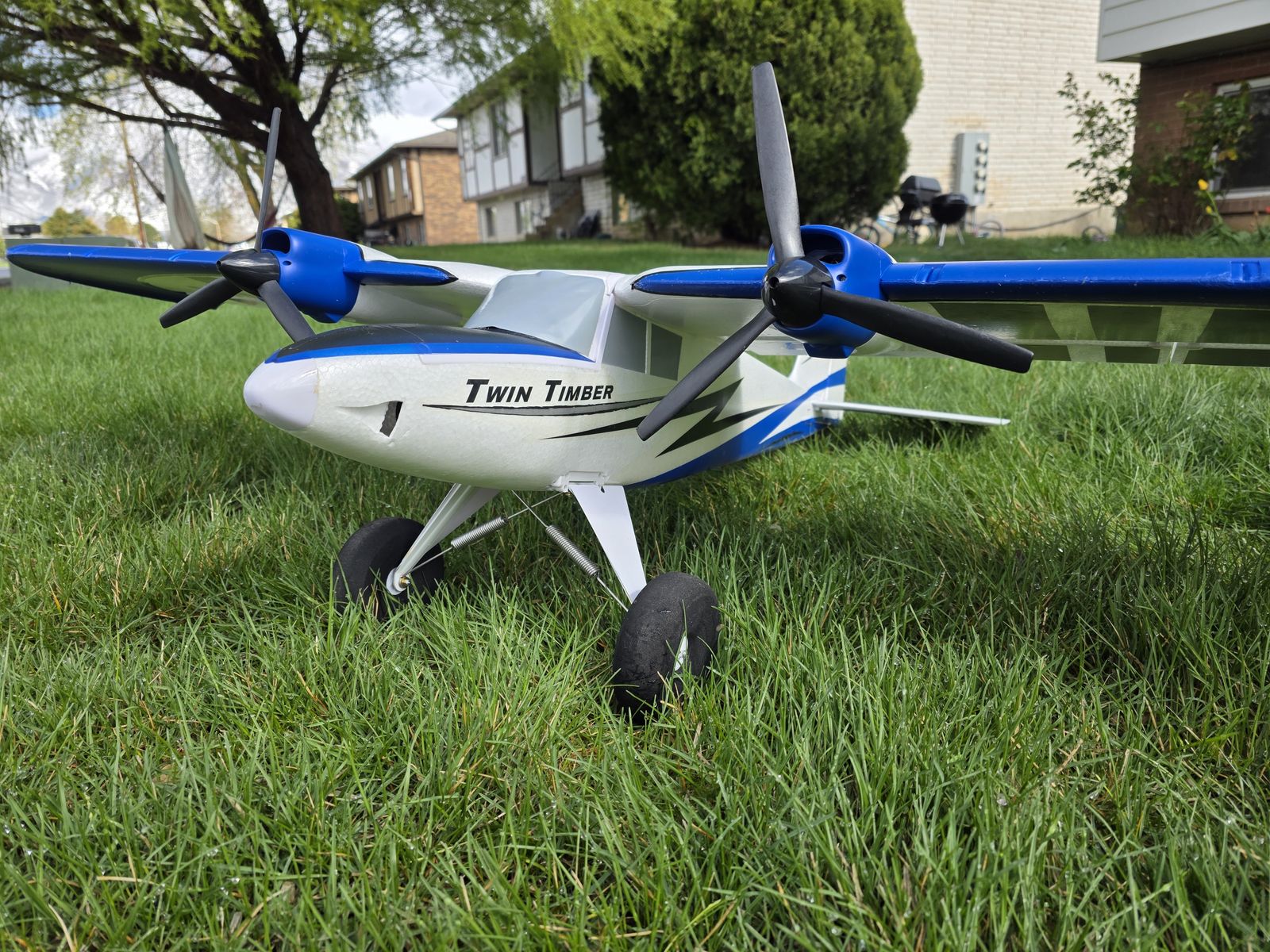 Twin Timber 1.6m BNF Basic with AS3X and SAFE Select