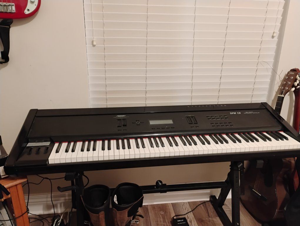 Peavey DPM-C8 88 weighted keys w/Yamaha MU-50 Soun