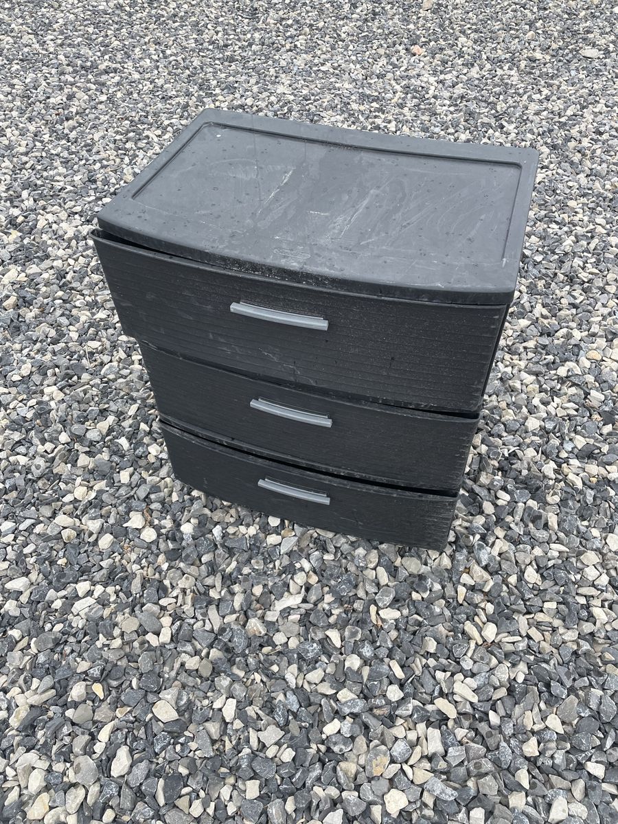 Free Plastic Shelves