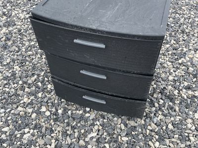 Free Plastic Shelves