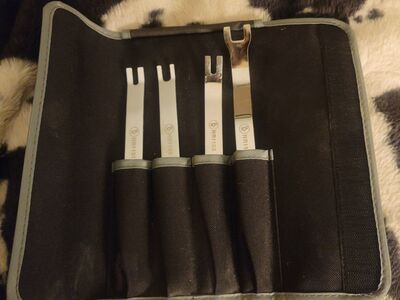 MATCO TOOLS 4 PIECE PANEL AND TRIM REMOVAL SET