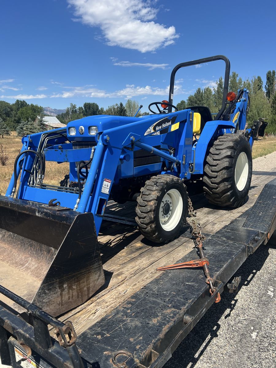 30 hp tractor / loader / backhoe