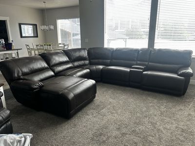 Carrington Brown Leather Reclining Sectional w/cup holders