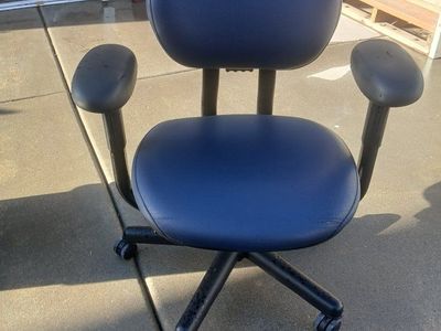 Blue Adjustable Swivel Office Chair with Armrests - Ergonomic Home Desk Seating