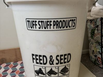 Free- Feed Bucket