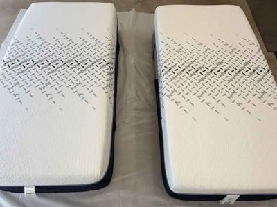 Nectar Luxe Hybrid Split King/2 Twin XLs - Like New!
