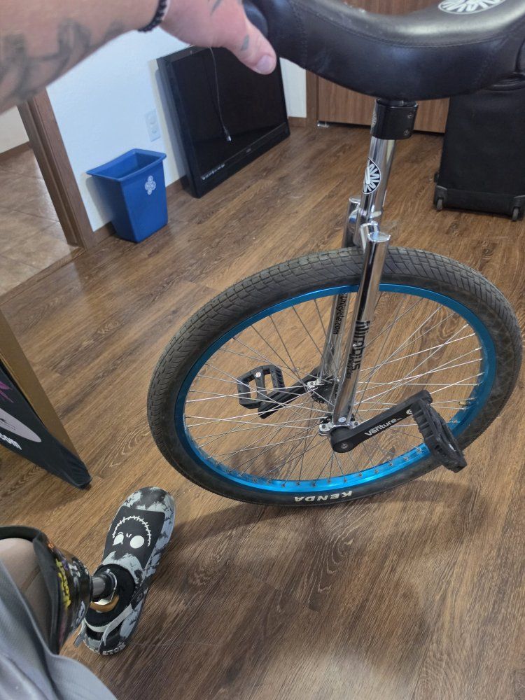 Unicycle.com Unicycle, 26-inch Wheel, Blue Rim - Great for Beginners or Experienced Riders