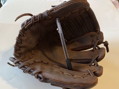 Shoeless Joe Leather Base/Softball Glove 11.25 CW