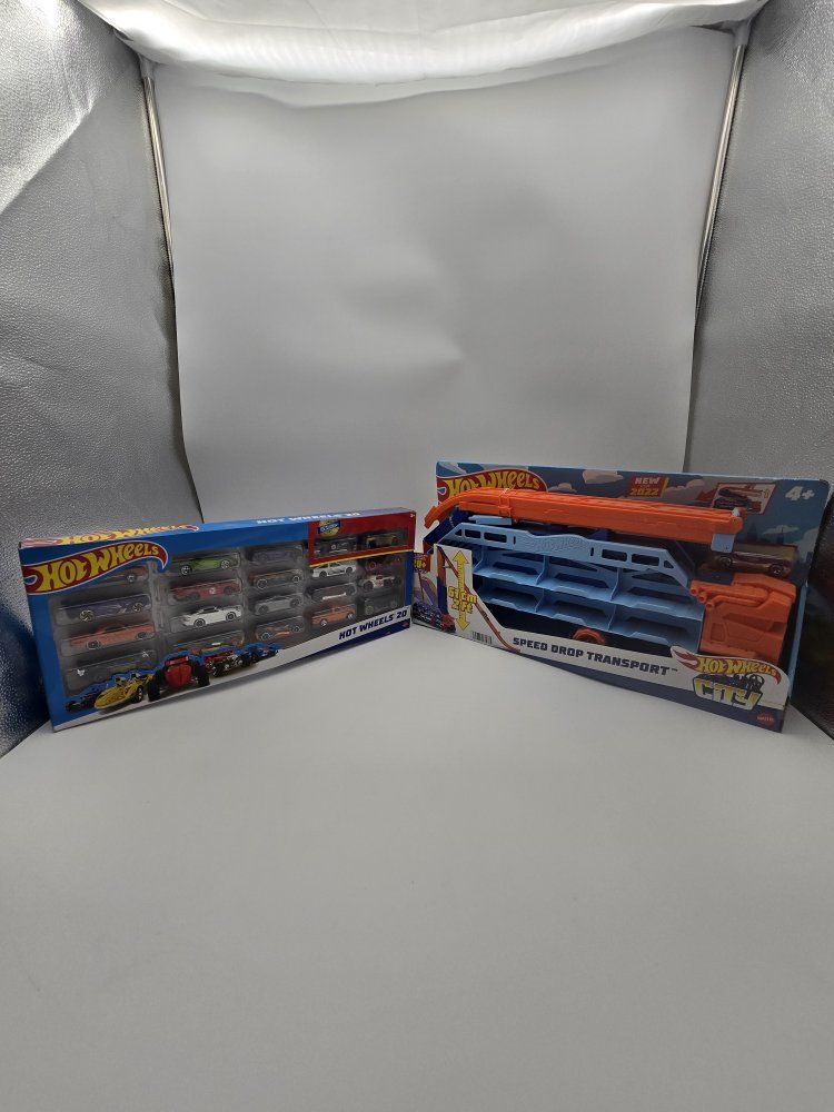 BUNDLE Hot Wheels City Speed Drop Transport Play Set NEW 2022 w/ 20-car gift pack RARE CARS INCLUDED