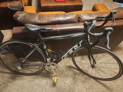 Felt Z6 Carbon Fiber Road Bike Shimano 105 Components