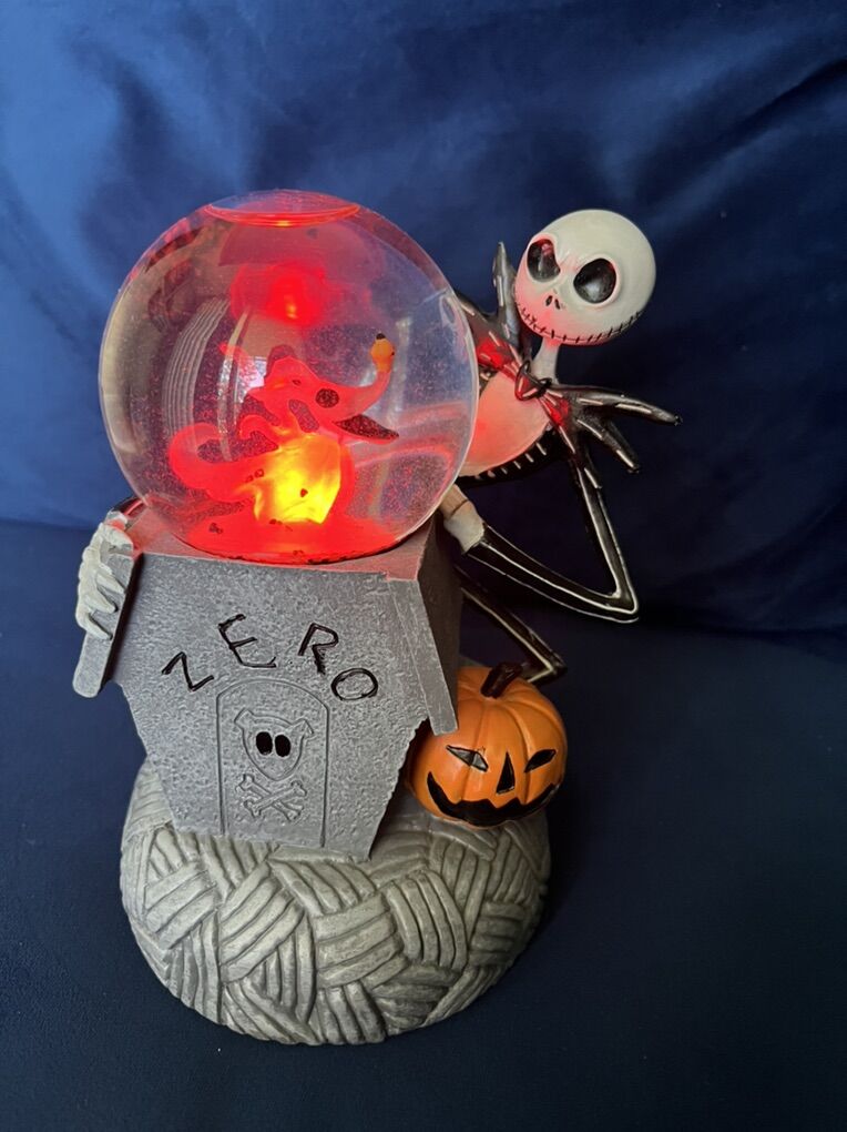Nightmare Before Xmas Light/Sound Snowglobe
