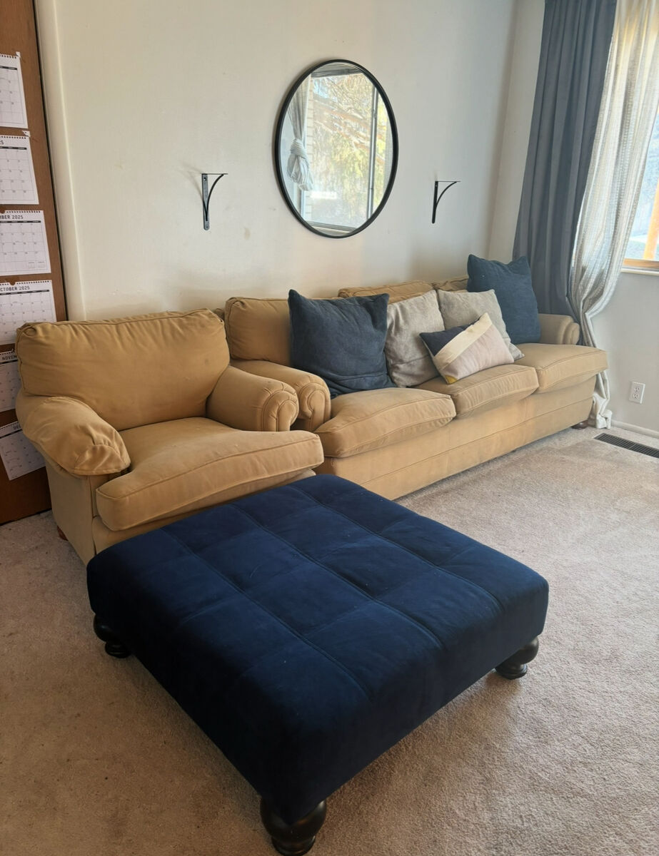 Couch set