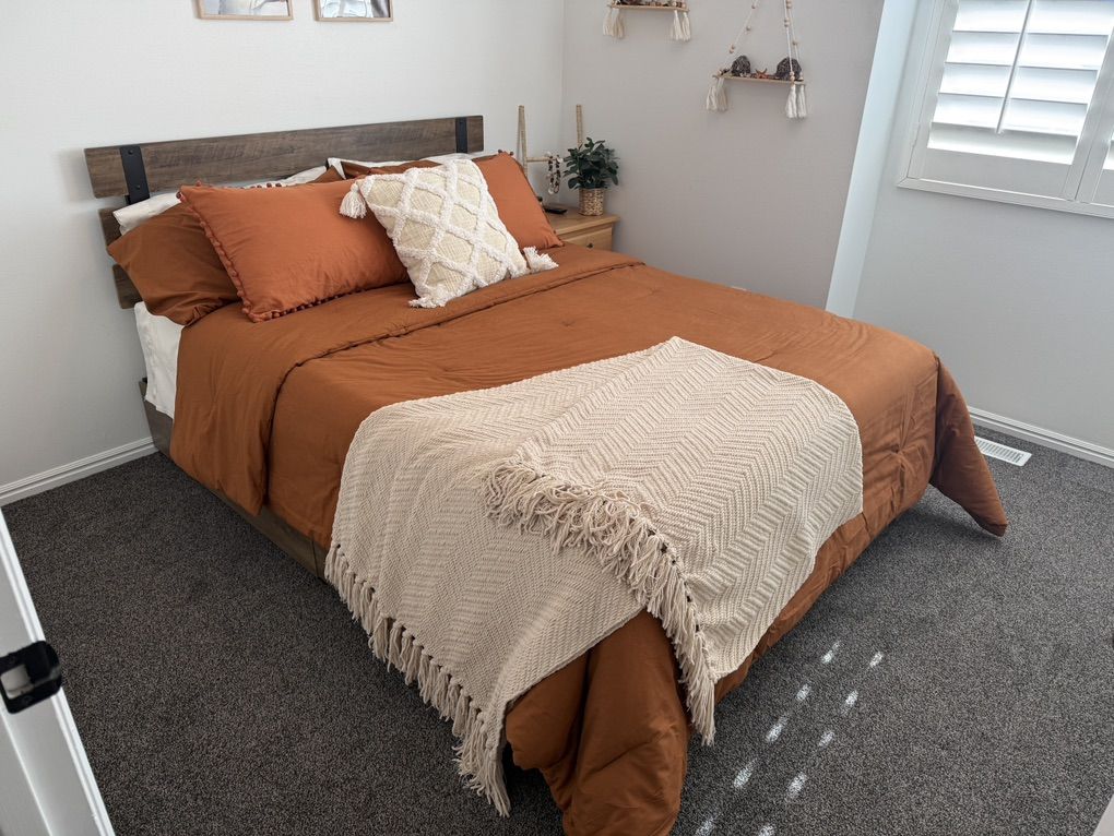 Queen Sized Bed Set