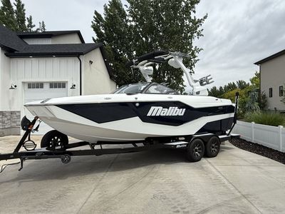 2025 Malibu M230