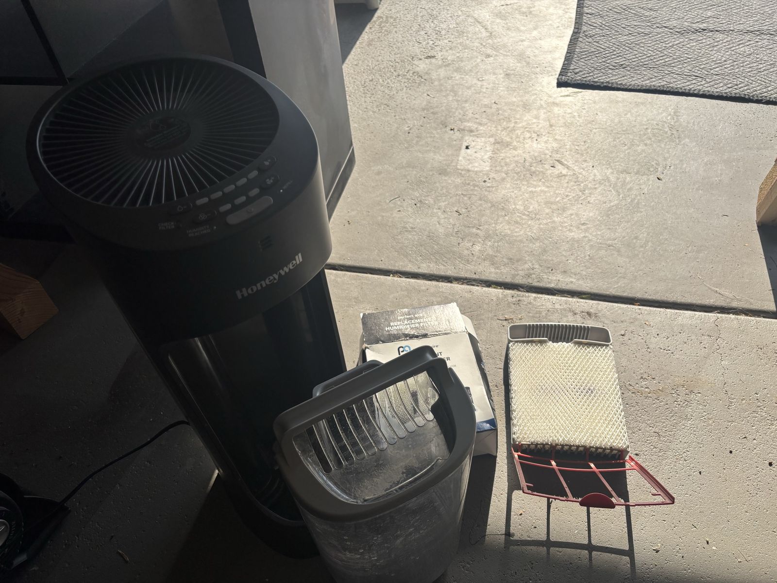 Honeywell Air Purifier & Humidifier with new filter