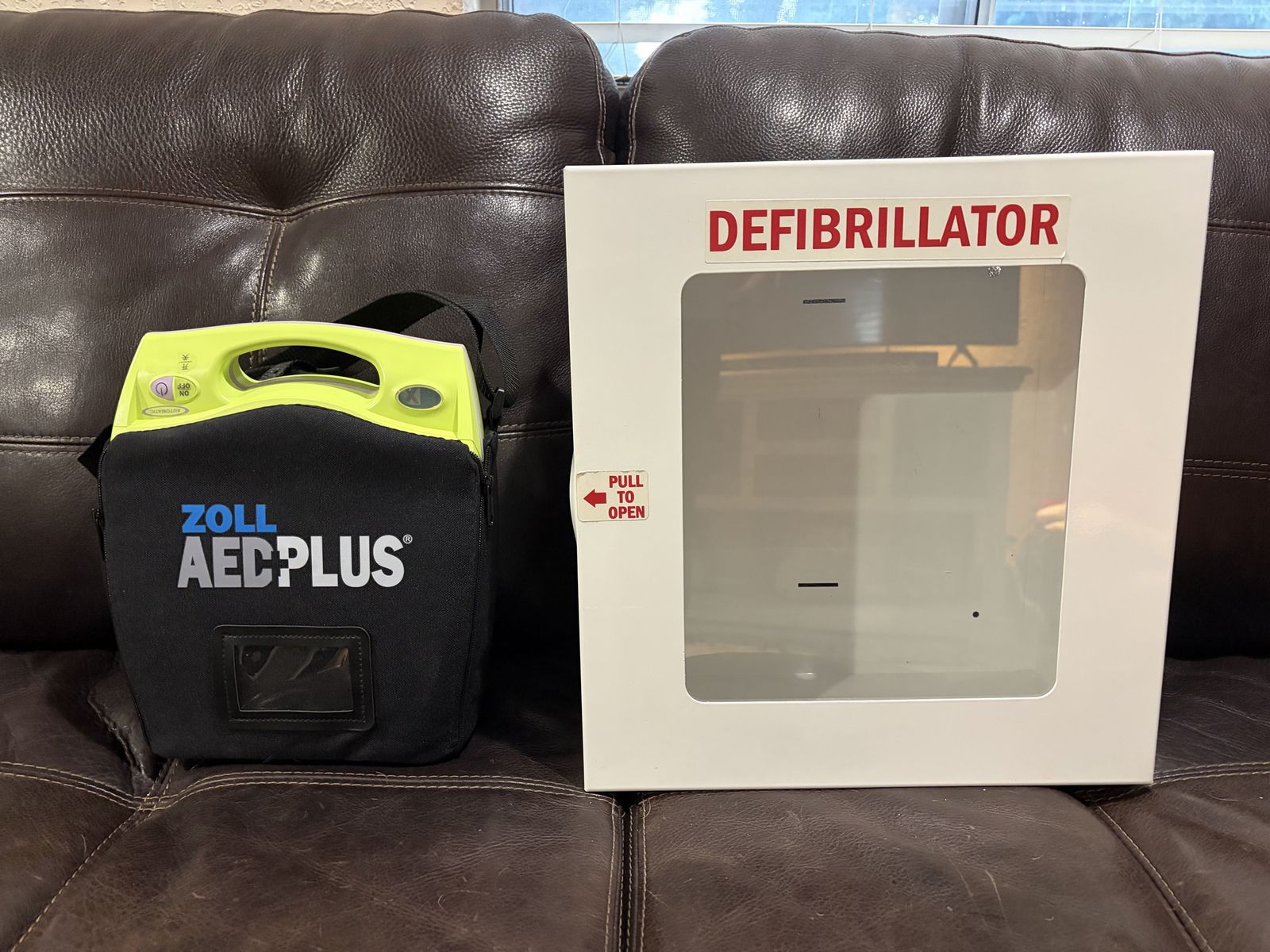 (AED)  Automated External Defibrillator with Cabinet