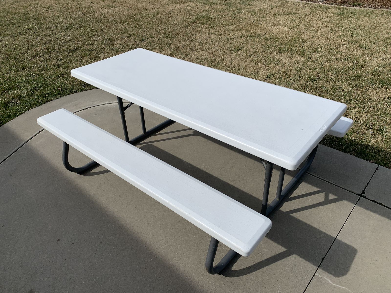 Lifetime Outdoor Picnic Table – Heavy‑Duty, Weather‑Resistant
