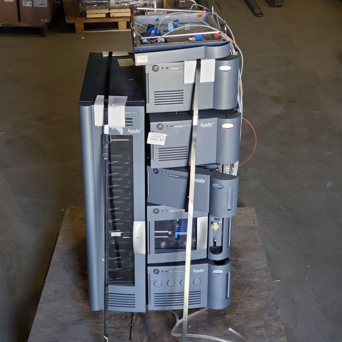 ACQIOTY Ultra Performance LC System W/ Sample Organizer, FLR & PDA Detectors, Column & Sample & Binary Solvent Managers (For