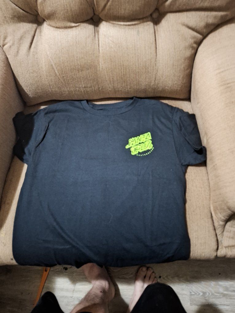 Brand new never been worn Santa Cruz Skateboards Kids Medium Cotton Blend T-Shirt. Bought not knowing it was kids medium