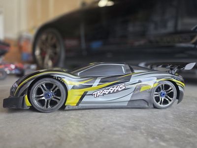 Traxxas X01 *Mint* $500