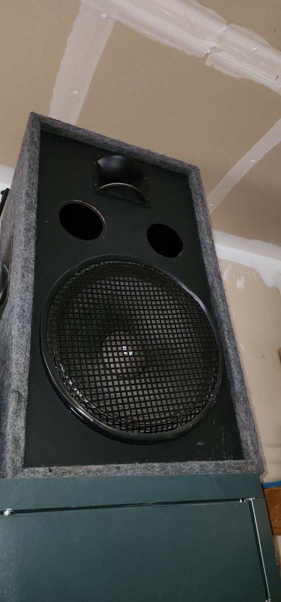 Speakers and fosi audio amp