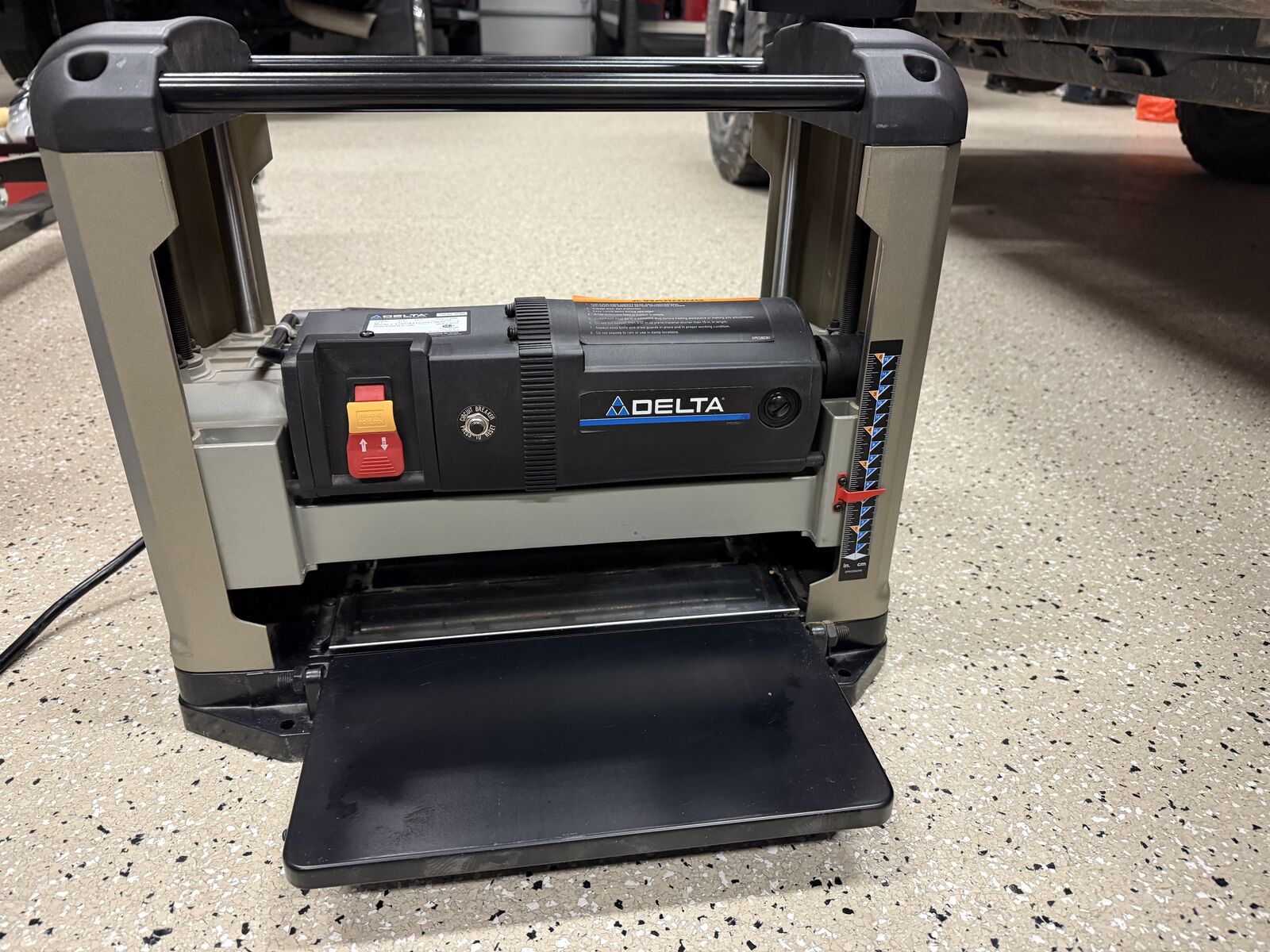 Delta thickness planer model 22-555