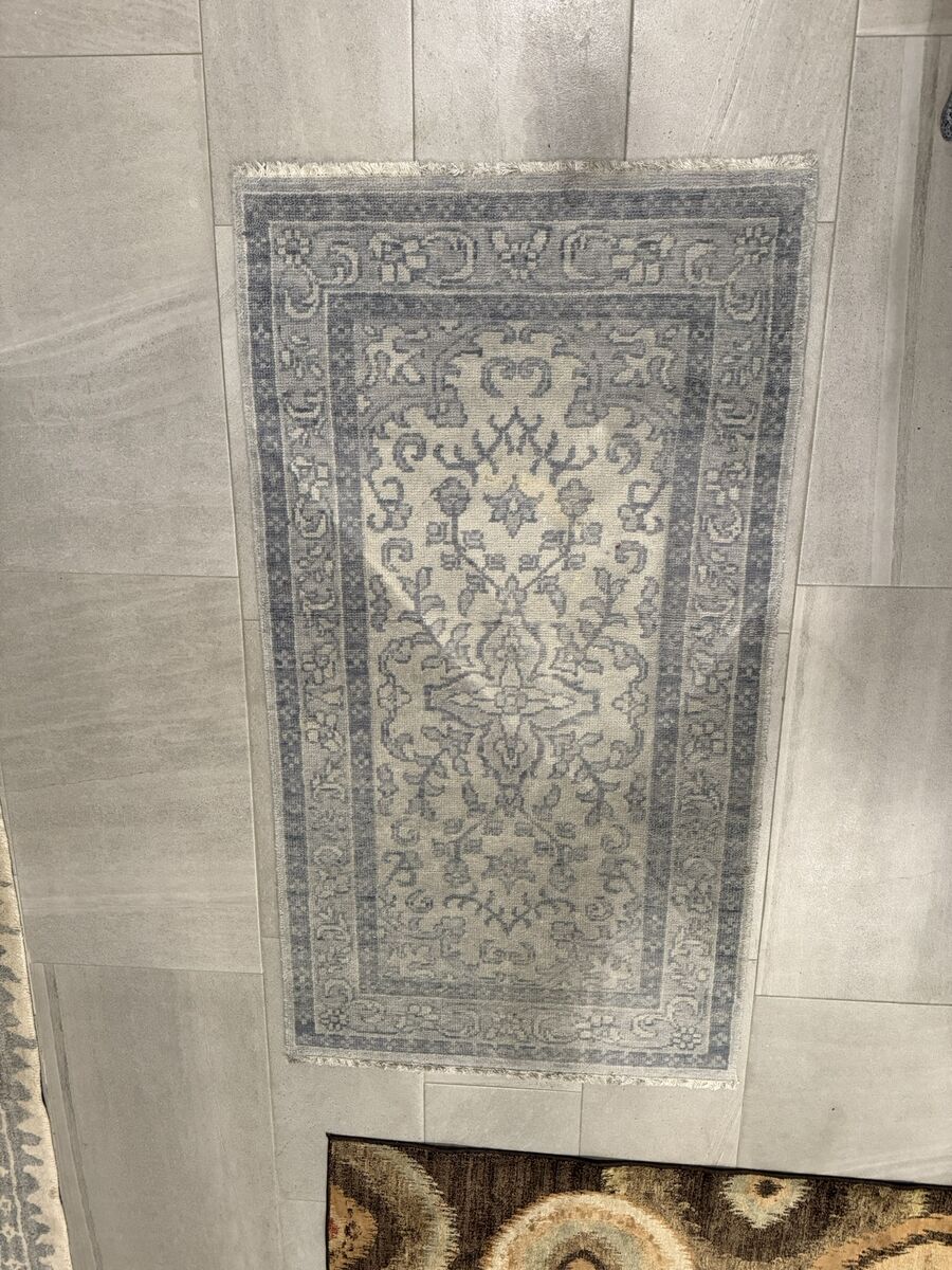 5'x3' Blue and Cream Rug
