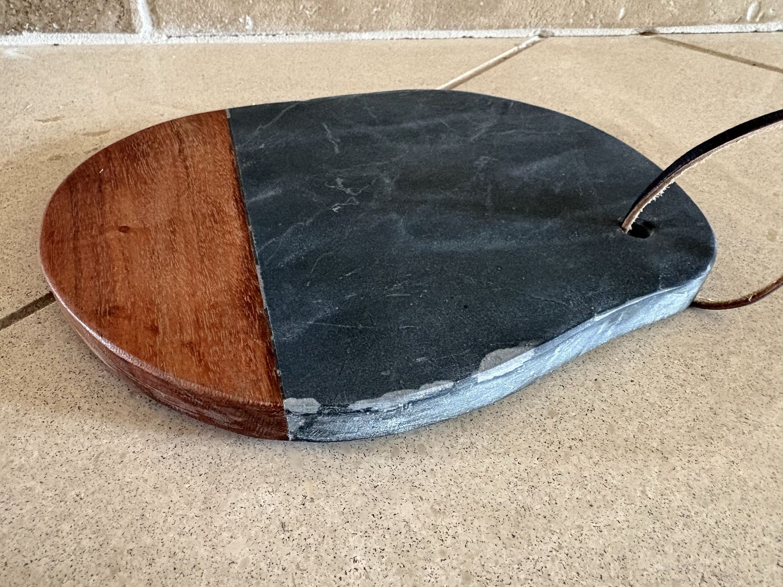 Main image 3