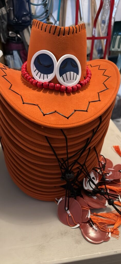 REDUCED PRICE-16 Felt Hats, See Description