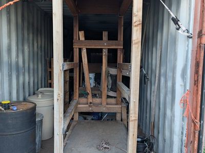 Milking stanchion stand