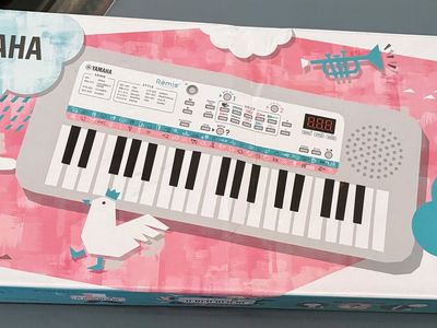 Yamaha Keyboard Remie 37 keys