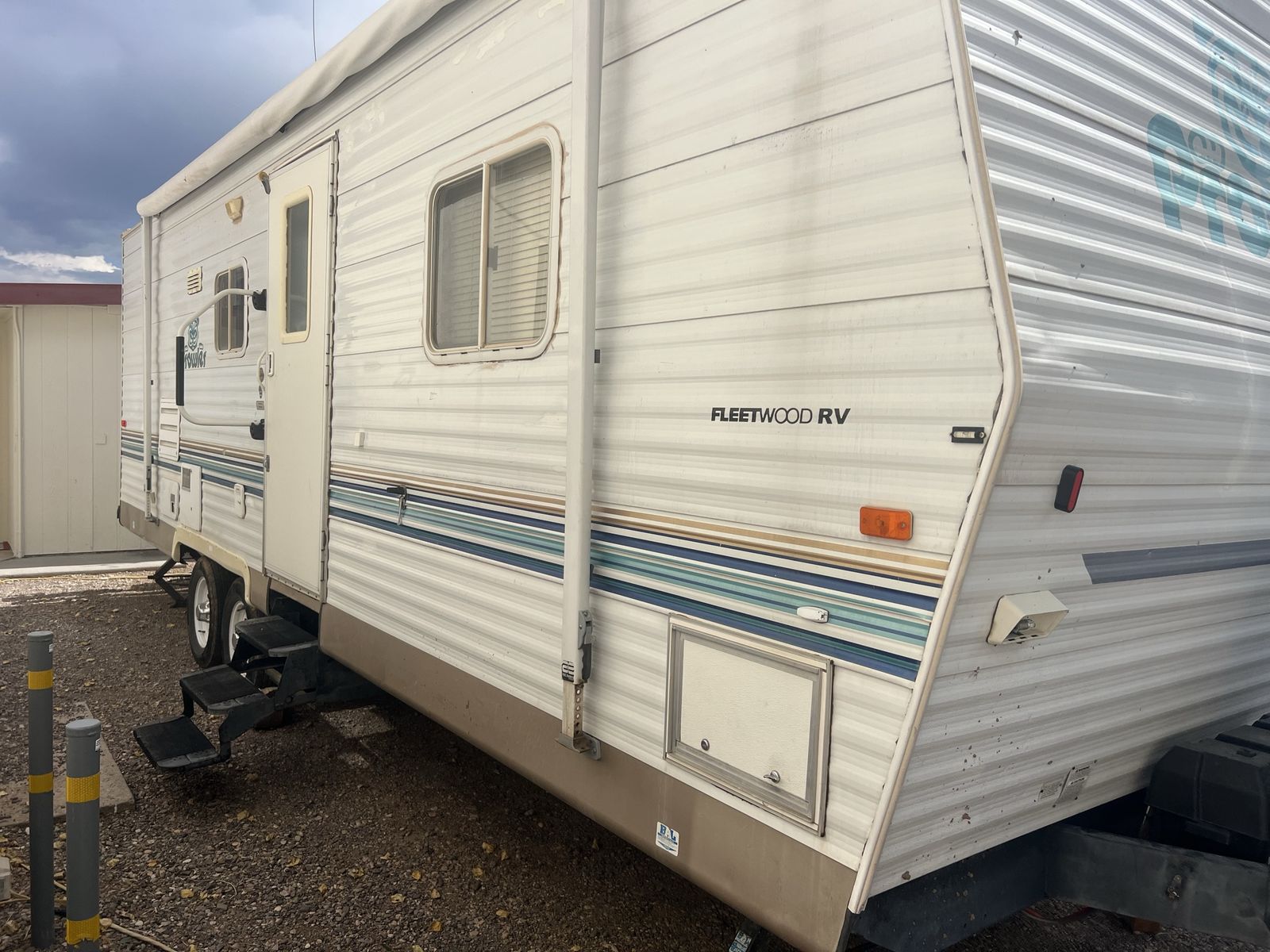 2003 27’ Fleetwood Prowler Travel Trailer RV - Bumper Pull with Slide Out