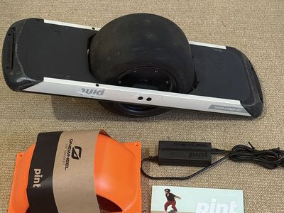 Onewheel Pint + Charger + New Fender Kit – Needs Battery