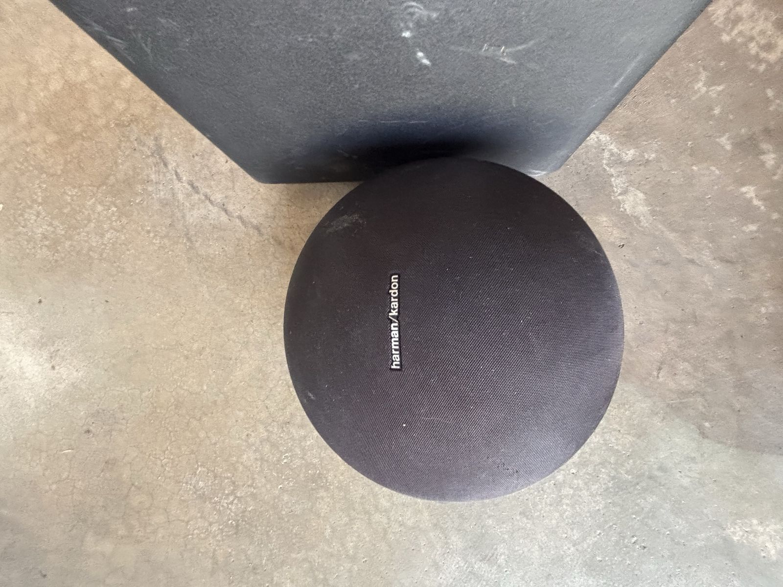 Harmon Kardon music system works good