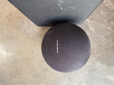 Harmon Kardon music system works good