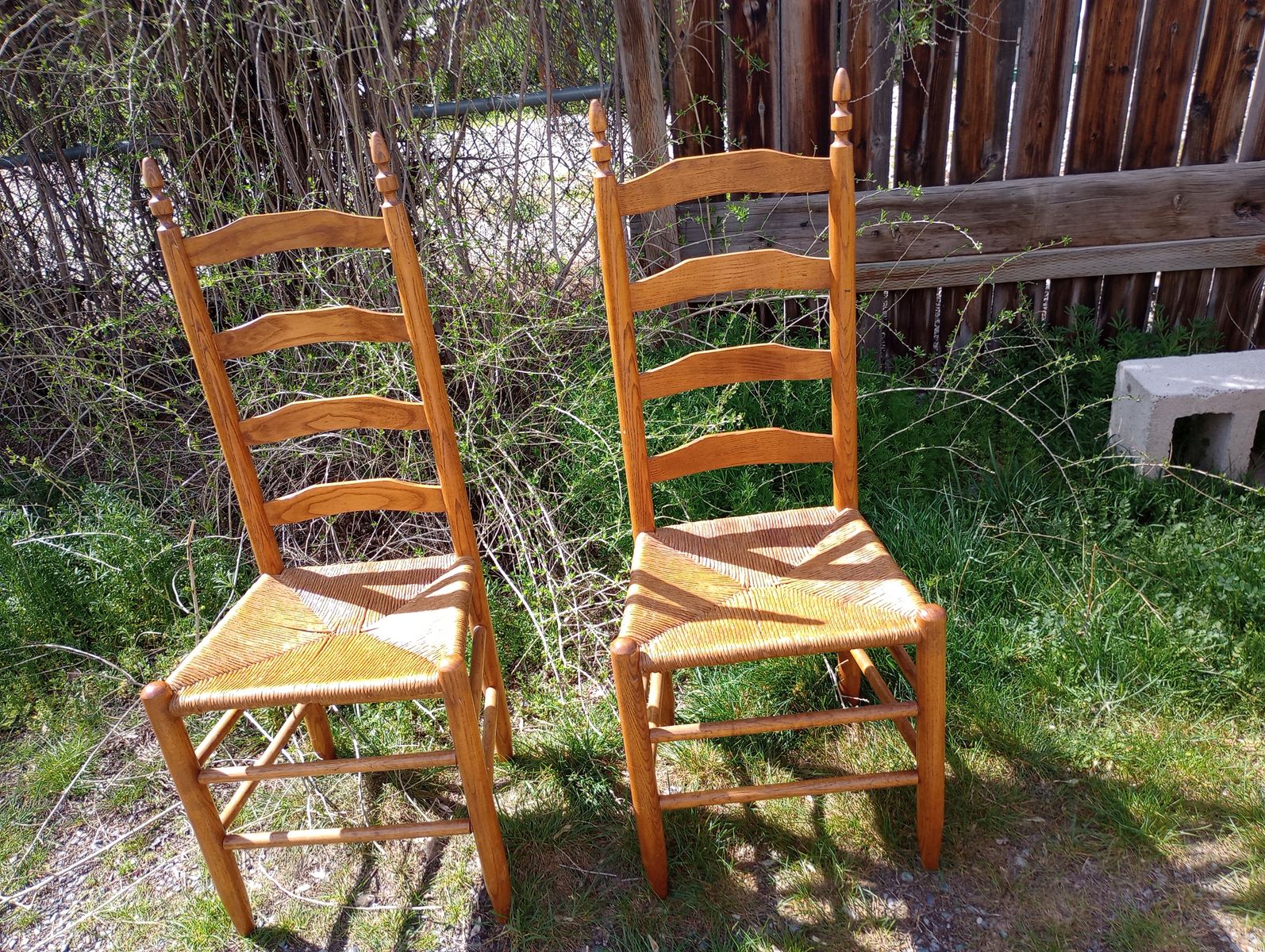 Kitchen table with 4 y