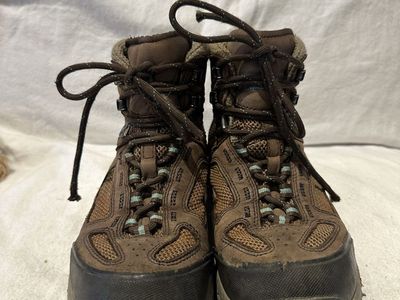 Vasque women’s 8.5 Gore-Tex brown hiking boots
