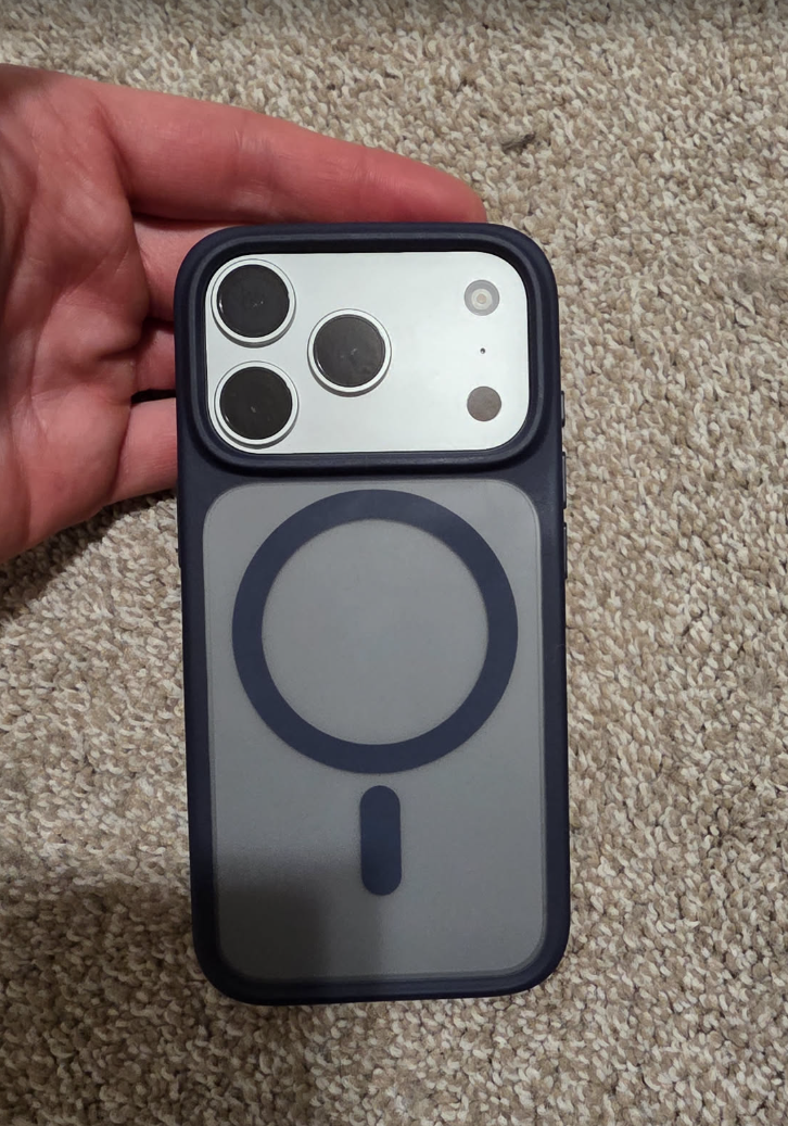 iPhone 17 Pro - Silver - 256gb - Unlocked - Like New