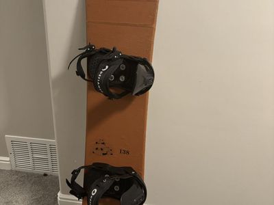 138 cm Lamar snowboard