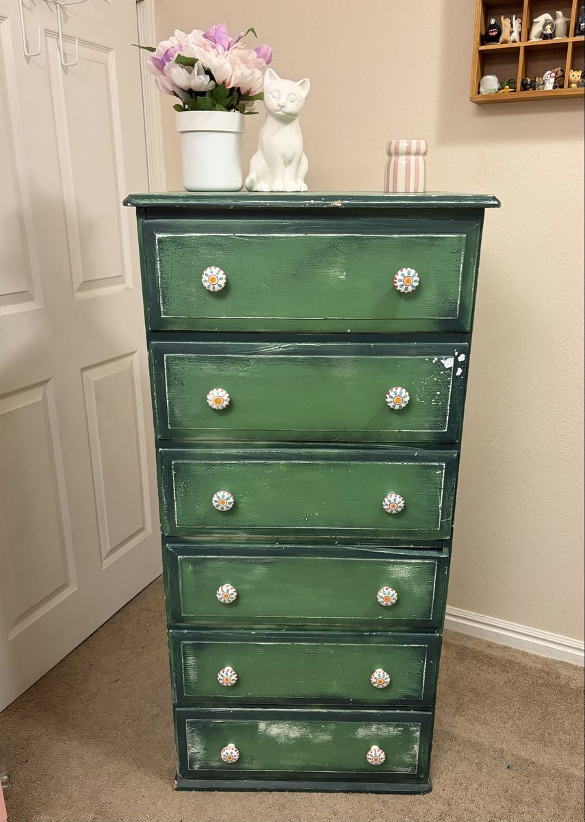 Dresser green antique 