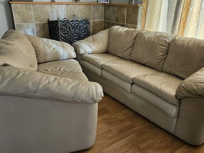 Italian Leather set of 2 loveseat and sofa
