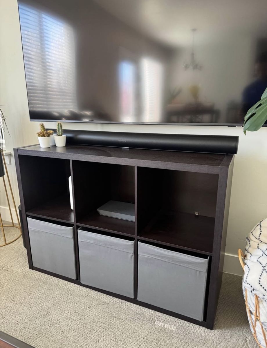 MOVING SALE – 6 Cube Organizer w/ Fabric Bins