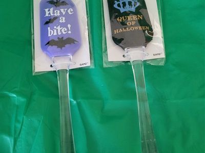 **NEW HALLOWEEN SPATULAS SET OF 2**