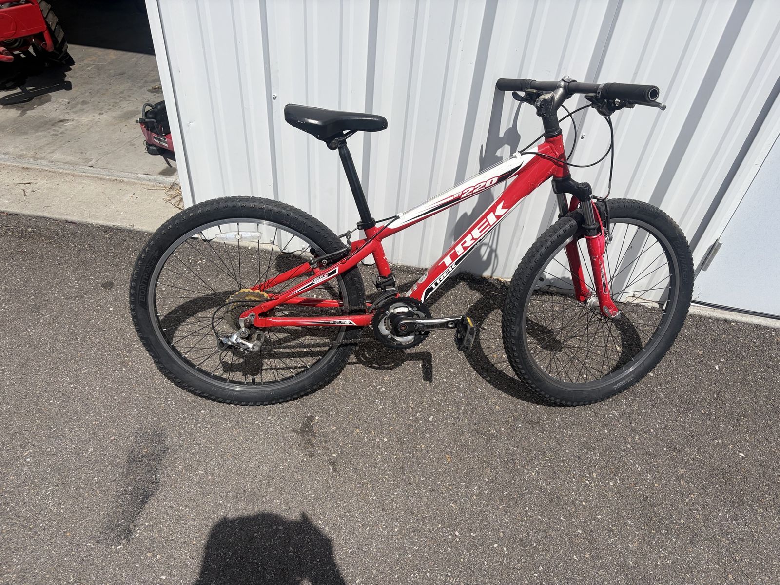 Trek MT 220 Kids Mountain Bike - Red/White