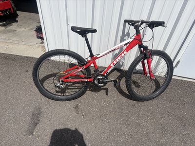 Trek MT 220 Kids Mountain Bike - Red/White