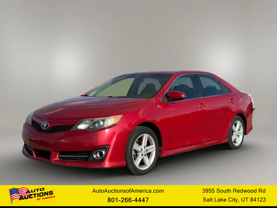 2013 TOYOTA CAMRY SE