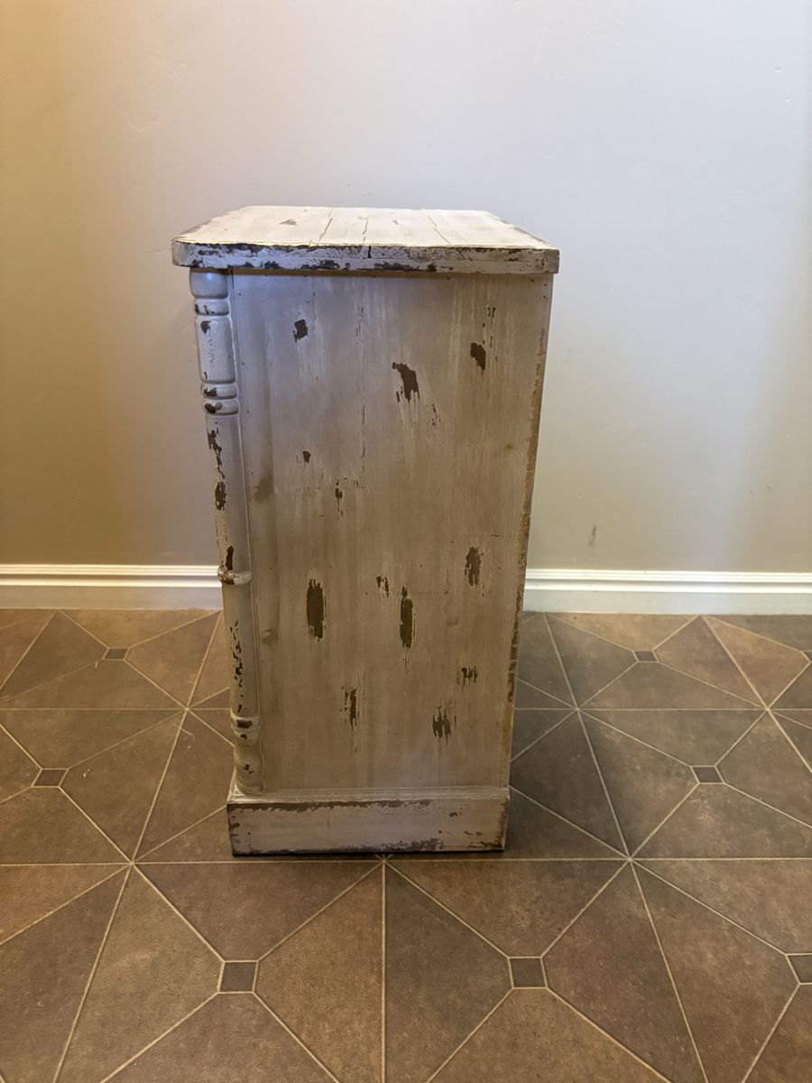 Main image 3
