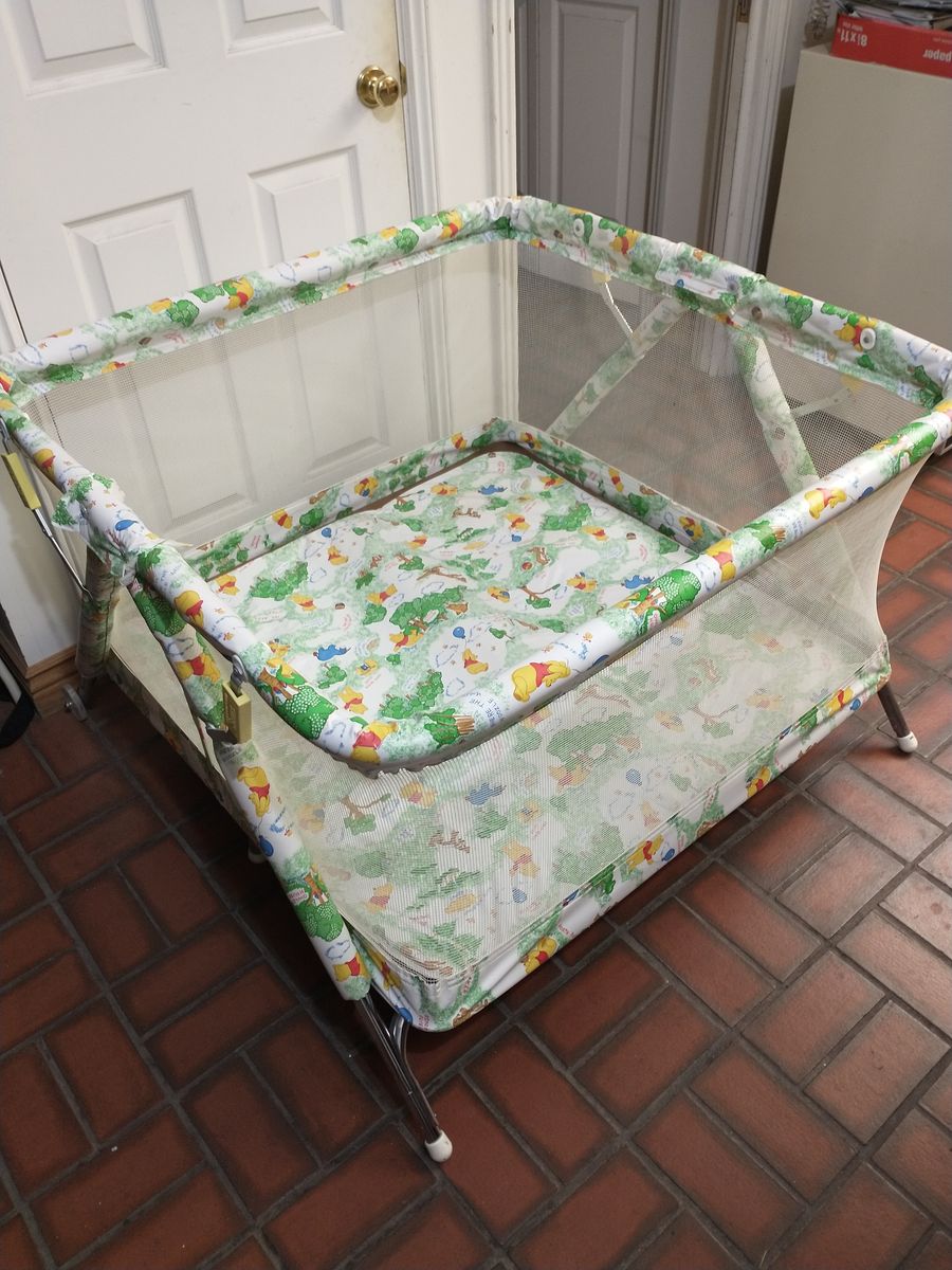 Winnie-the-Pooh Play Yard